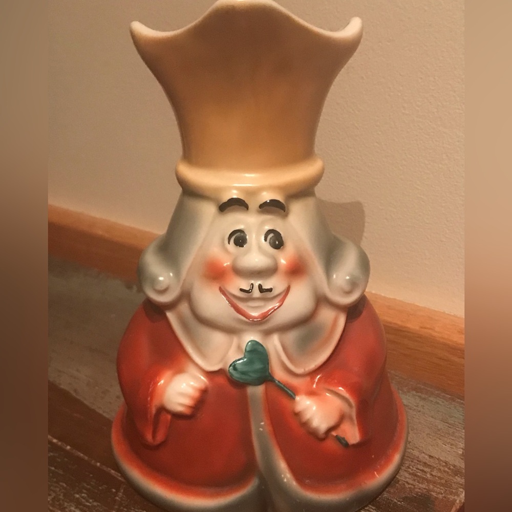 King of Hearts Alice in Wonderland Walt Disney Productions Regal pitcher antique